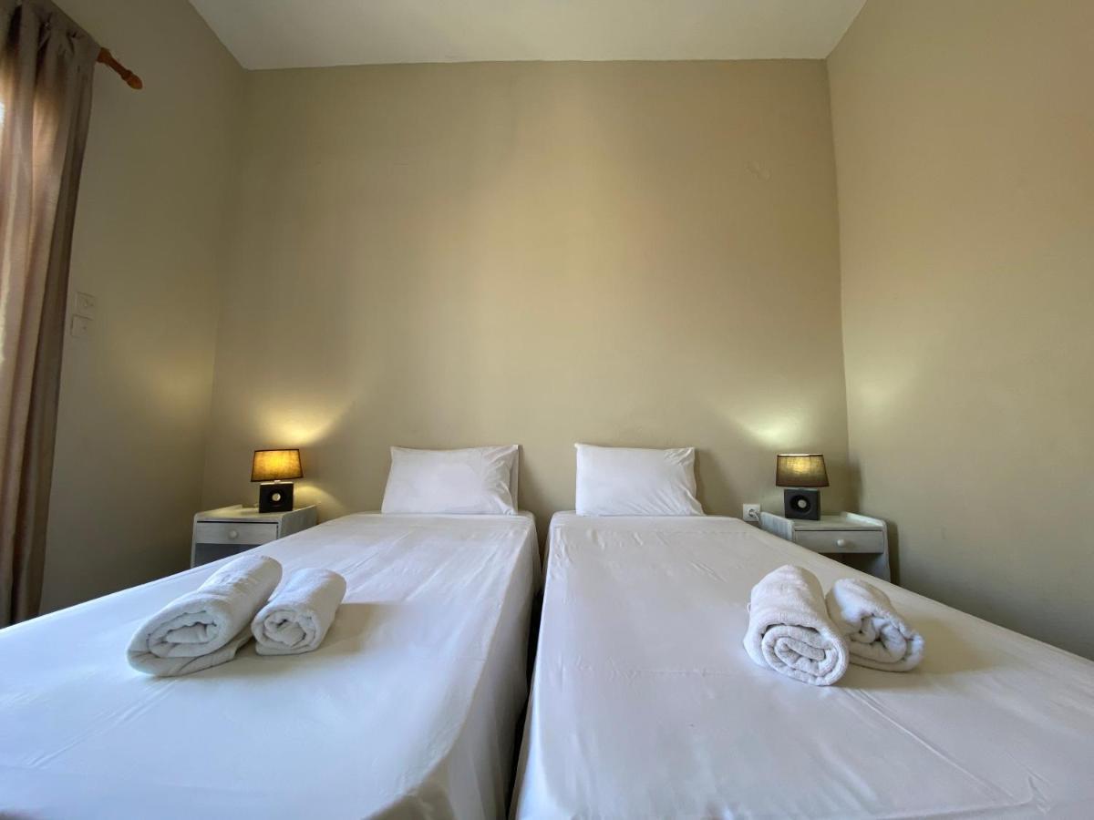 Hotel Pansion Roulis à Moraitika Extérieur photo
