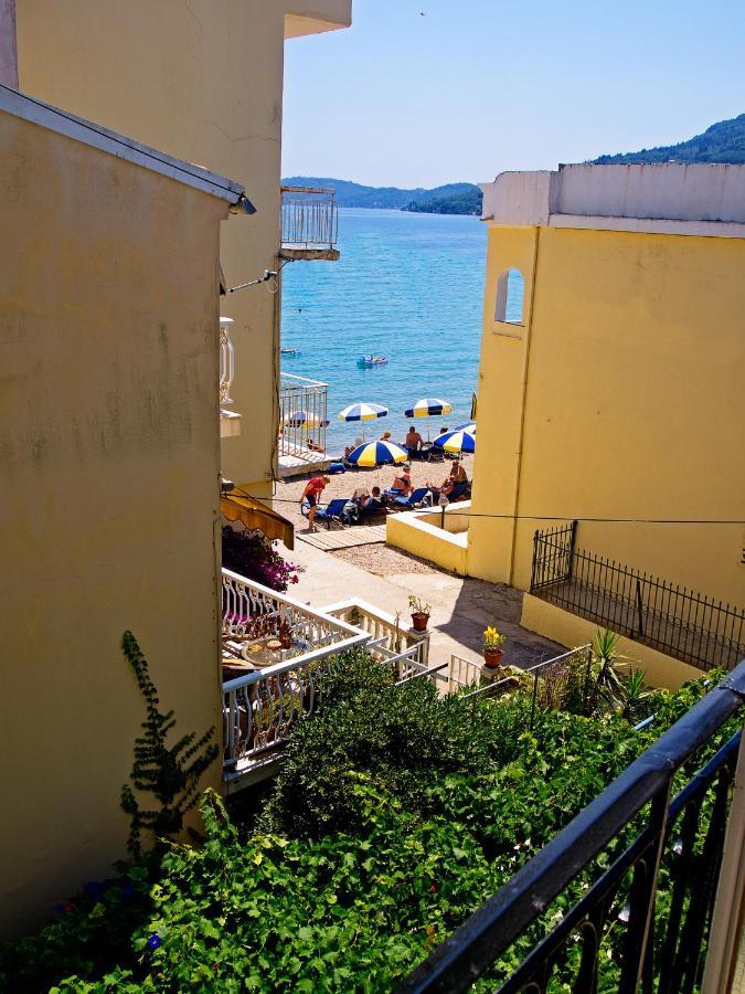 Hotel Pansion Roulis à Moraitika Extérieur photo